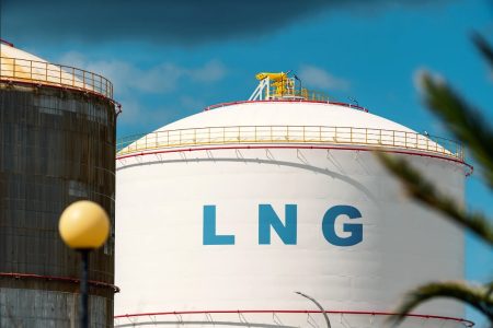 ضرورت توسعه LNG در کشور/ ذخیره‌سازی روزمینی راهکاری برای رفع ناترازی نقطه‌ای گاز
