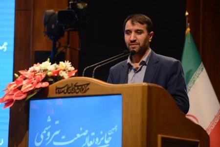 پتروشیمی ایران بر لبه فناوری‌های جدید جهان در حوزه مواد شیمیایی است