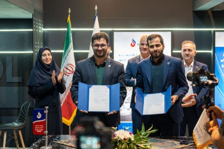 امضا تفاهم نامه همکاری شرکت پلیمر آریاساسول و پارک علم و فناوری استان خراسان