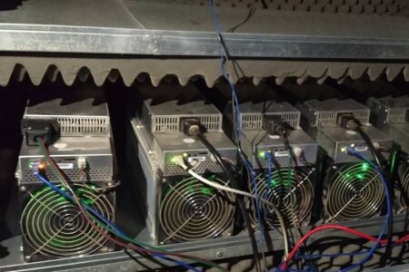 فعالیت ۷۰۰ هزار دستگاه ماینر غیرمجاز در کشور