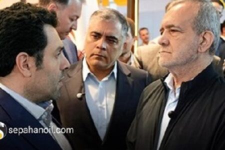 بازدید رئیس جمهور از غرفه نفت سپاهان در نمایشگاه بین‌المللی نفت تهران