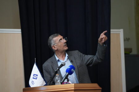 مثل بچهپولدارهای بیدغدغه انرژی مصرف میکنیم