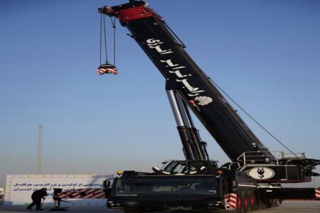 ابر جرثقیل با ظرفیت باربرداری 450 تن وارد شرکت راهبر ترابر انرژی شد