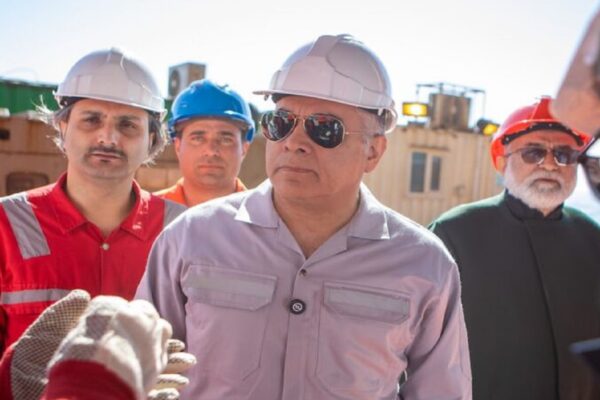 پاک‌نژاد: تراستی‌ها غول‌های بی‌شاخ و دم نیستند؛ سالهاست در فرآیند فروش نفت ایران هستند